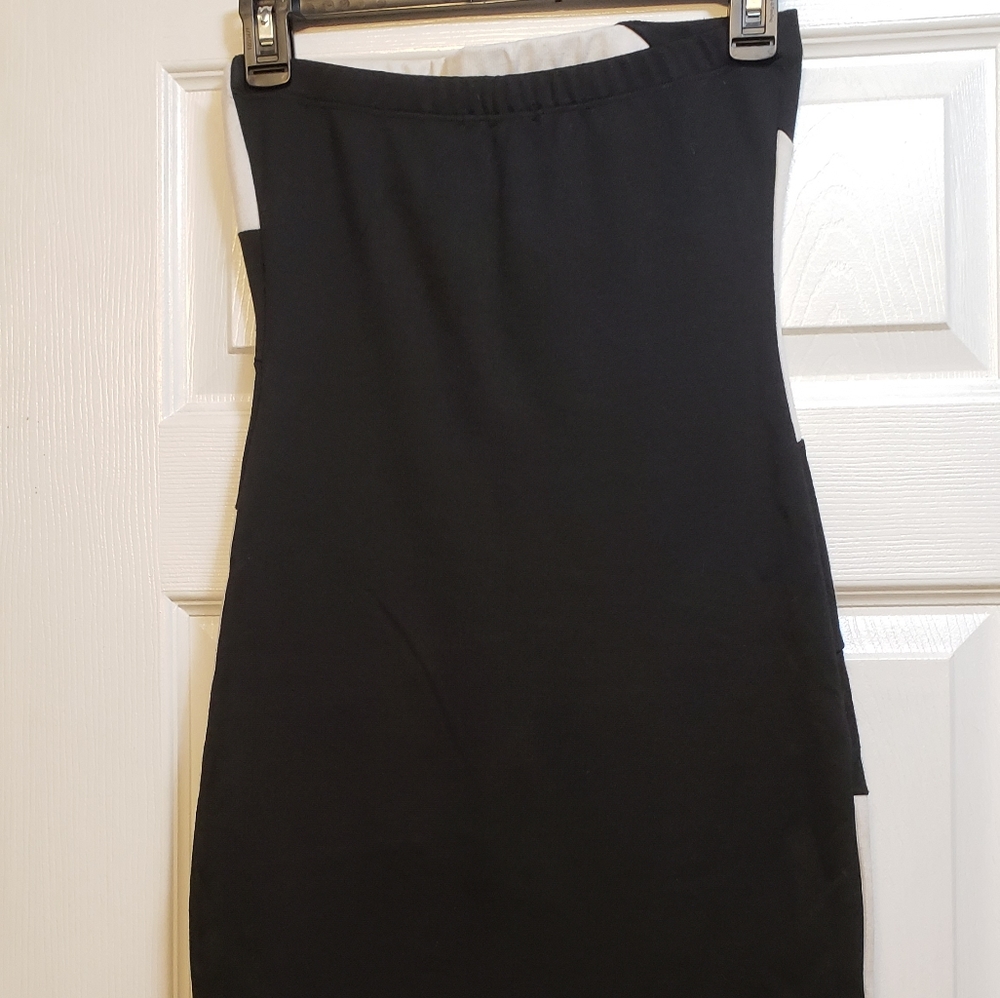 Two cute mini dresses - Picture 3 of 3